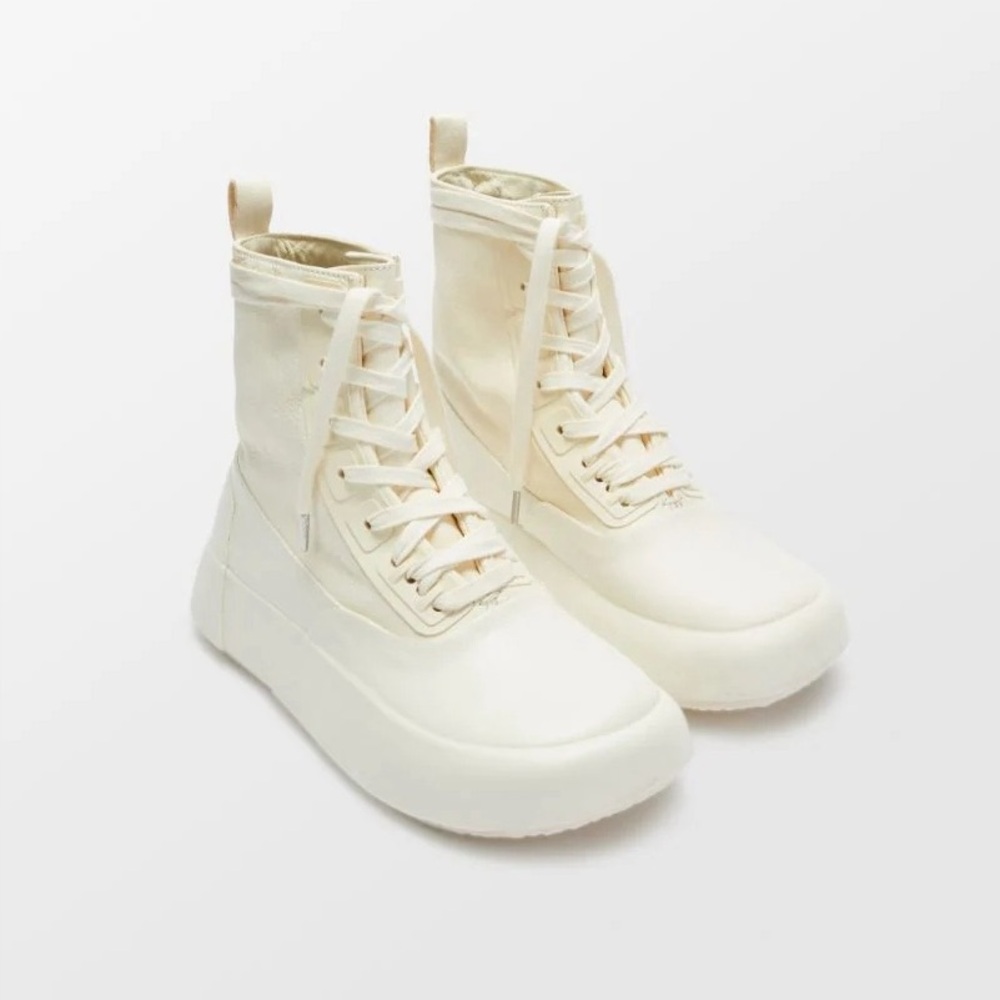 AMBUSH Vulcanized Grained Calfskin Leather High Top Sneakers